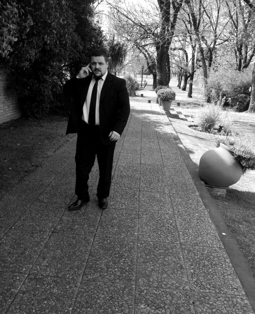 El fundador de Protegen durante un servicio de custodia
