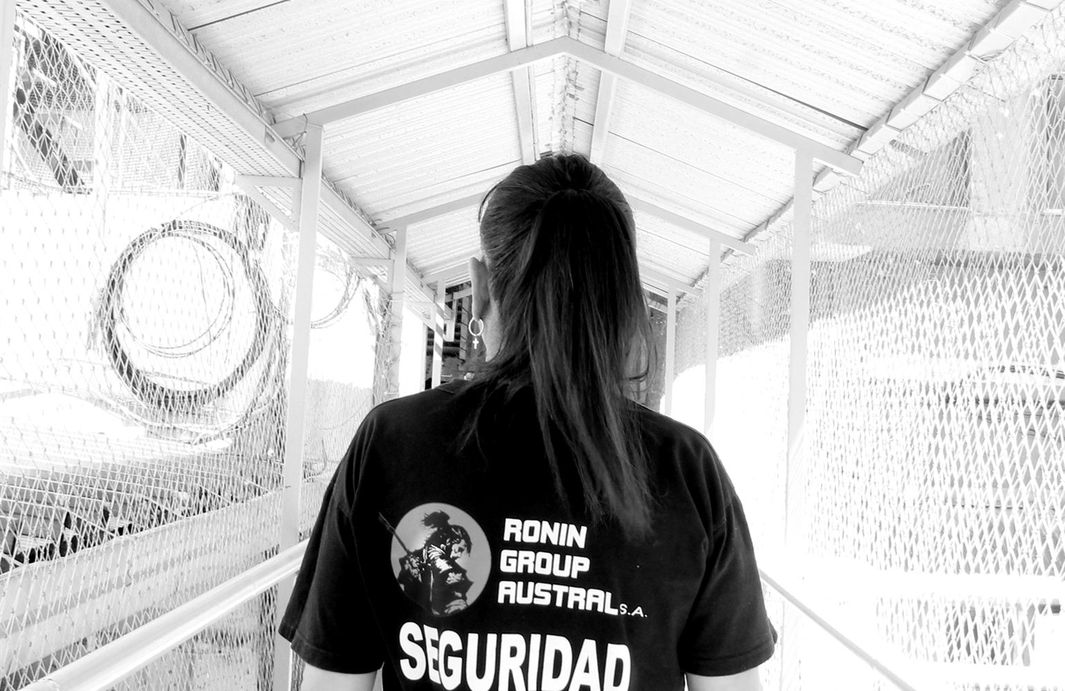 Integrante del equipo femenino de seguridad